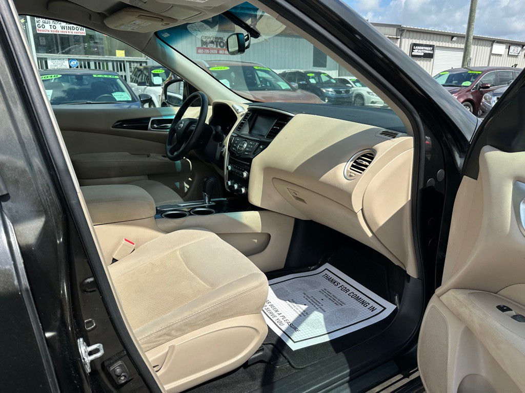 2016 Nissan Pathfinder Image 12