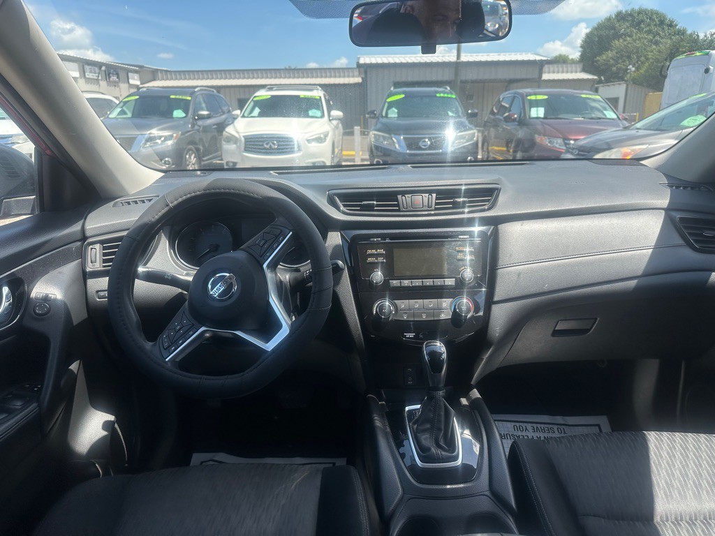 2017 Nissan Rogue Image 9
