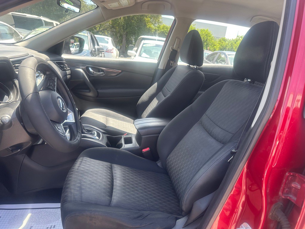 2017 Nissan Rogue Image 10