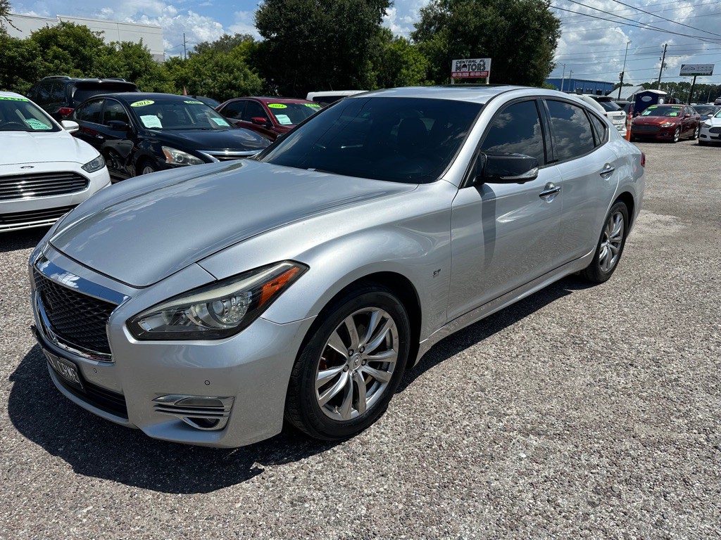 2015 INFINITI