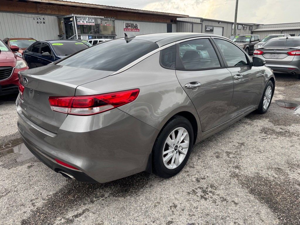 2017 Kia Optima Image 4