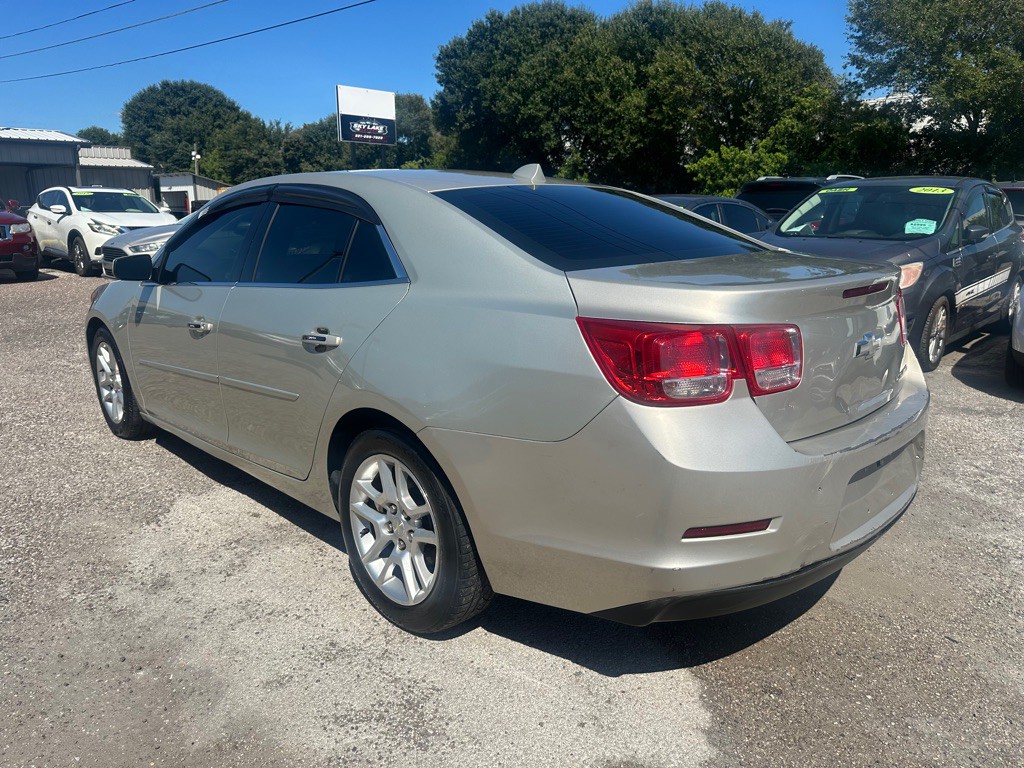 2014 Chevrolet Malibu Image 4
