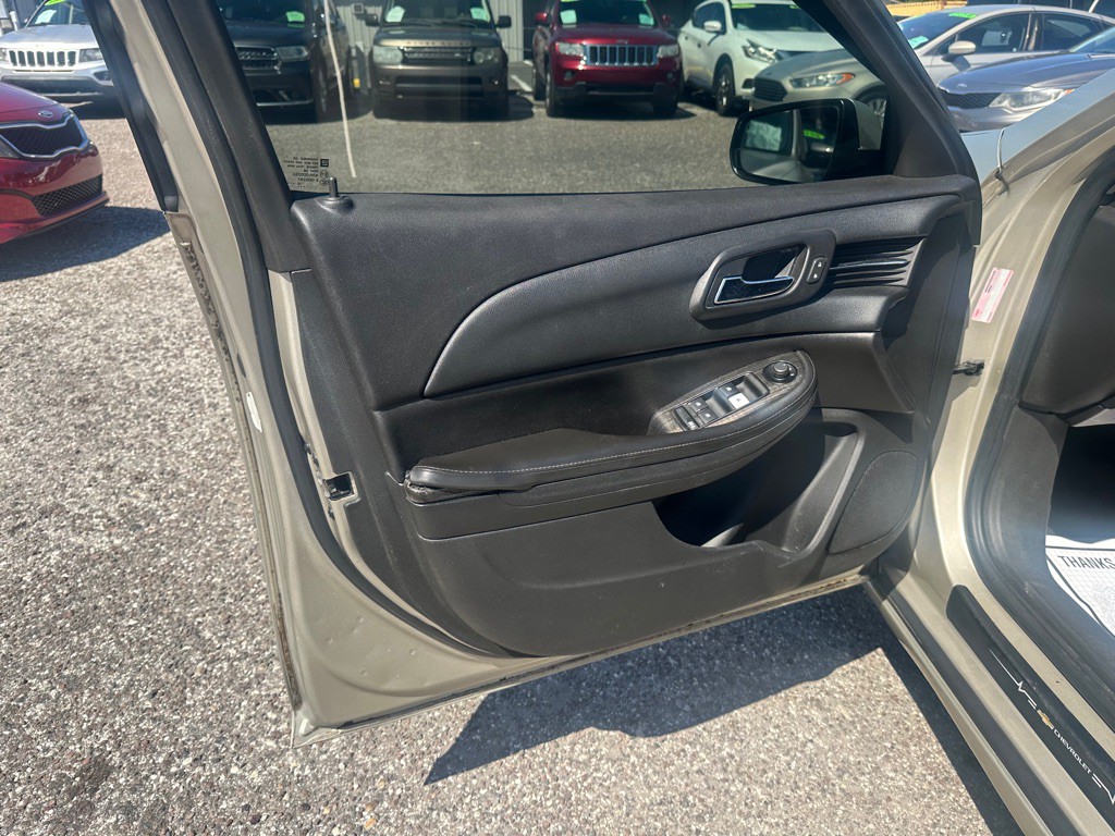 2014 Chevrolet Malibu Image 11