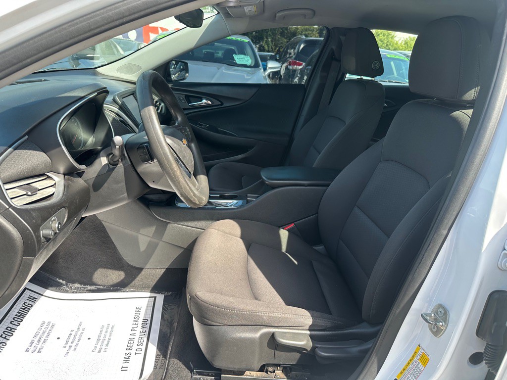 2018 Chevrolet Malibu Image 10