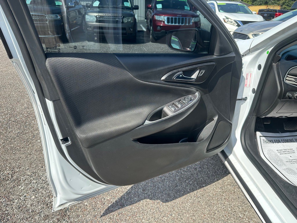 2018 Chevrolet Malibu Image 11