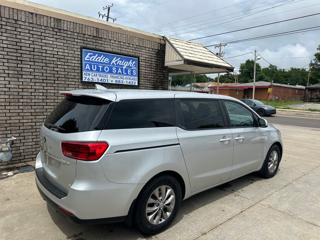 2020 Kia Sedona Image 3