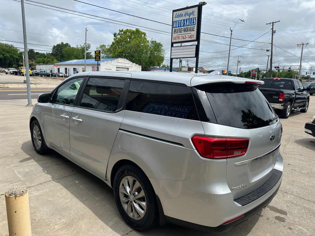 2020 Kia Sedona Image 5