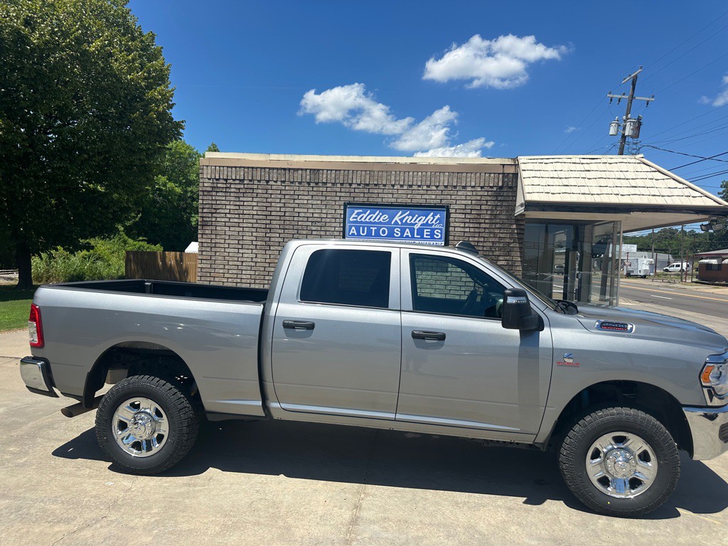2024 RAM 2500 Image 2