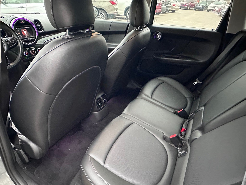 2020 MINI Cooper Image 8