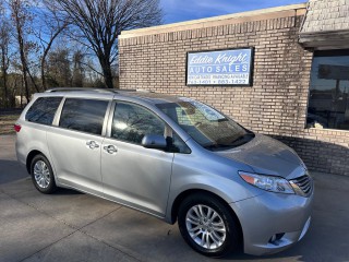 Image for 2016 Toyota Sienna XLE ID: 7063200