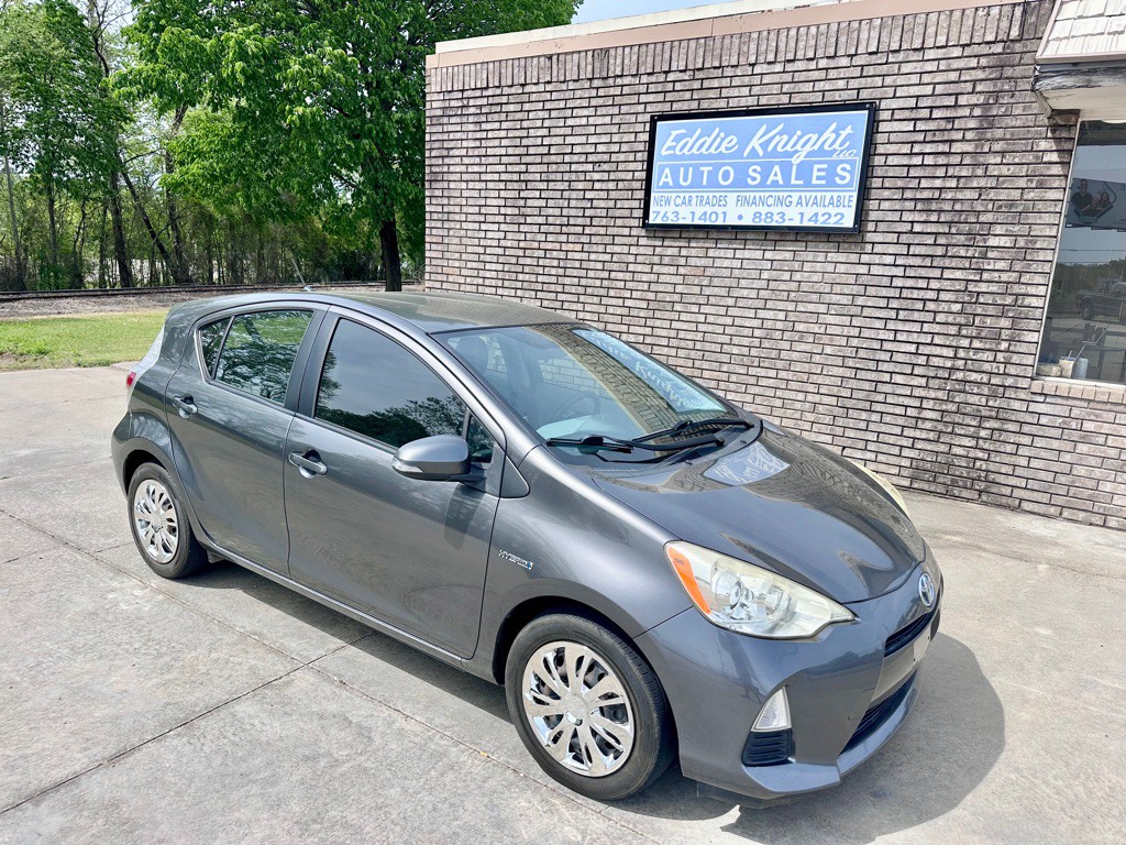 2012 Toyota Prius Image 1