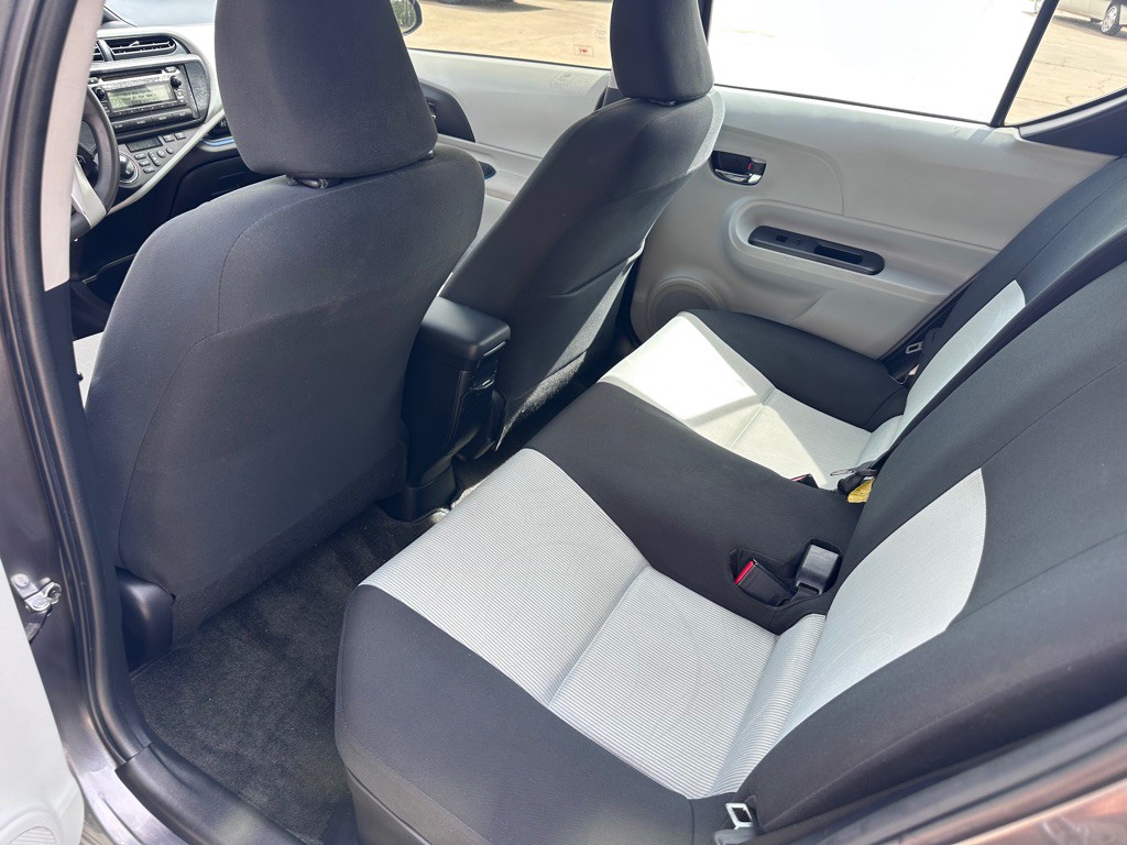 2012 Toyota Prius Image 7