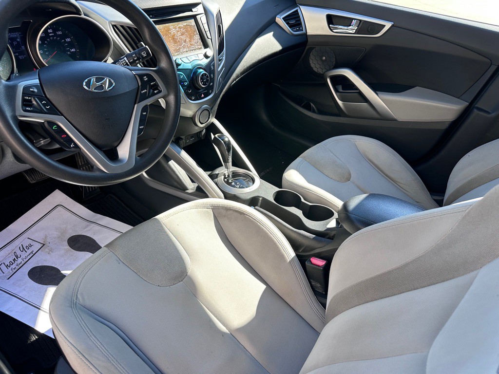 2012 Hyundai Veloster Image 7