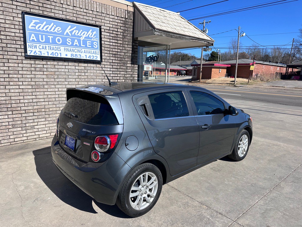 2013 Chevrolet Sonic Image 3
