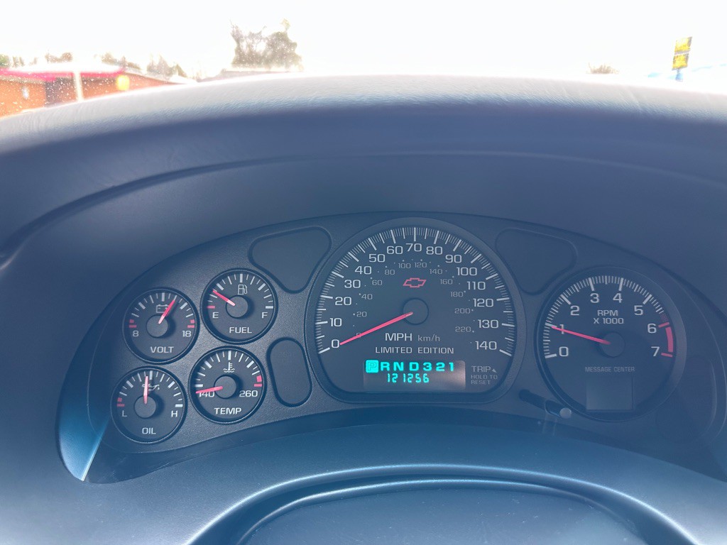 2002 Chevrolet Monte Carlo Image 9