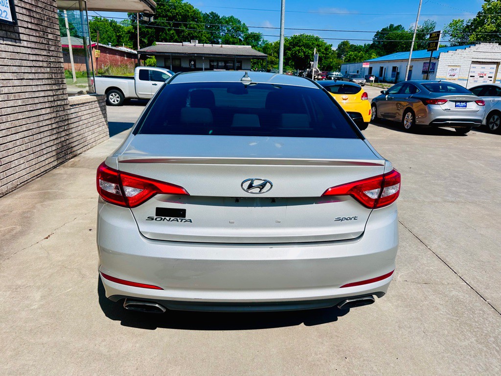 2015 Hyundai Sonata Image 4