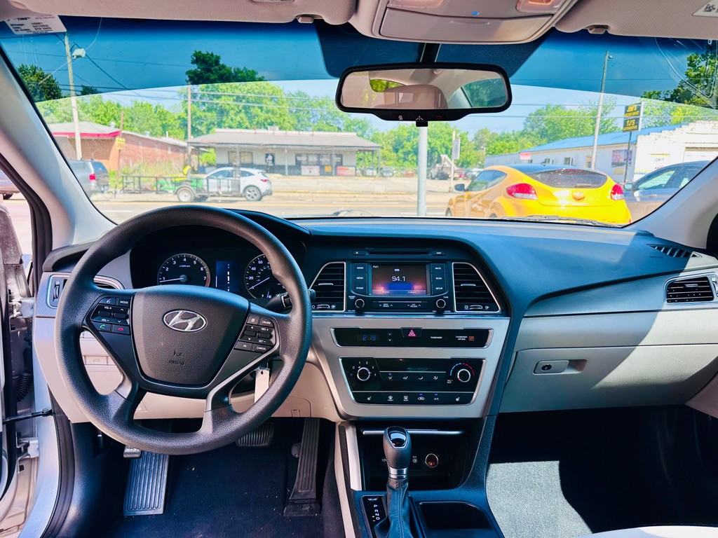 2015 Hyundai Sonata Image 9