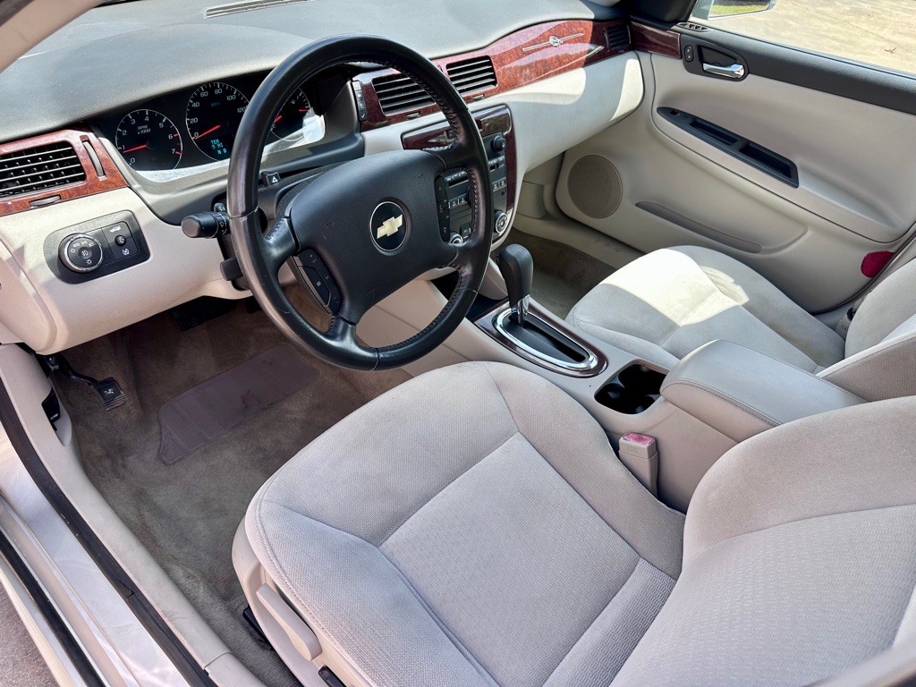 2010 Chevrolet Impala Image 7