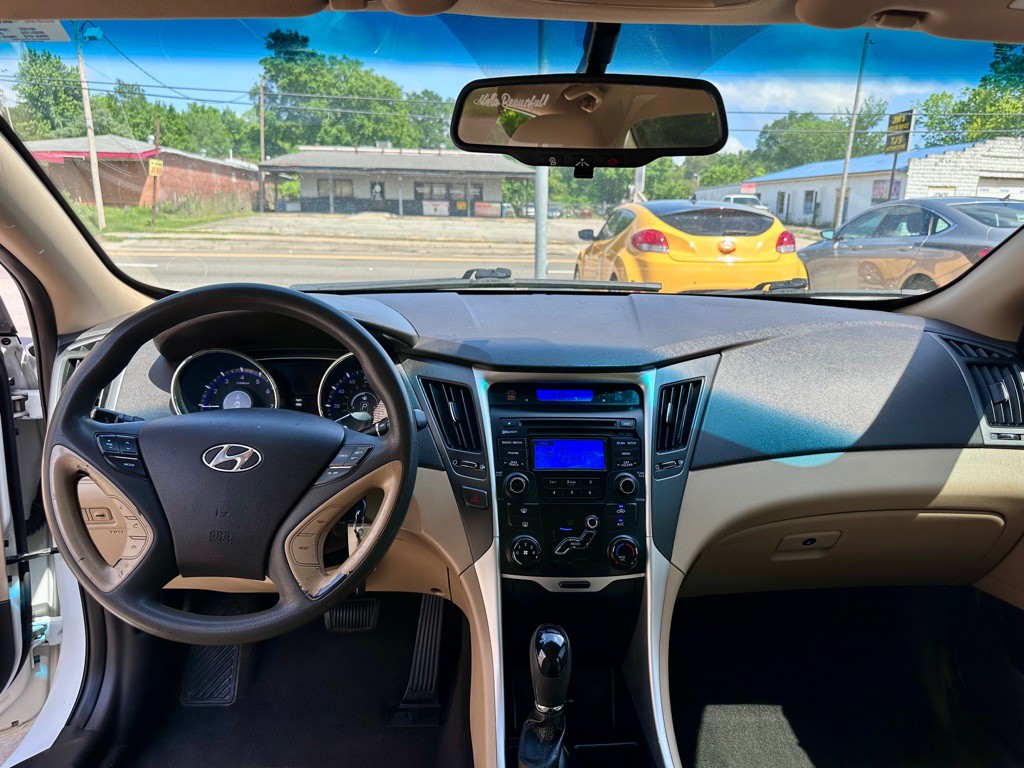 2012 Hyundai Sonata Image 8