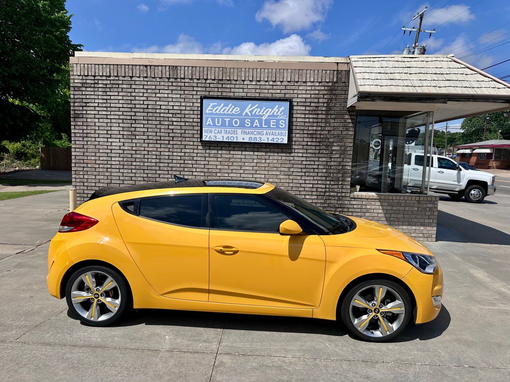 2016 Hyundai Veloster Image 2