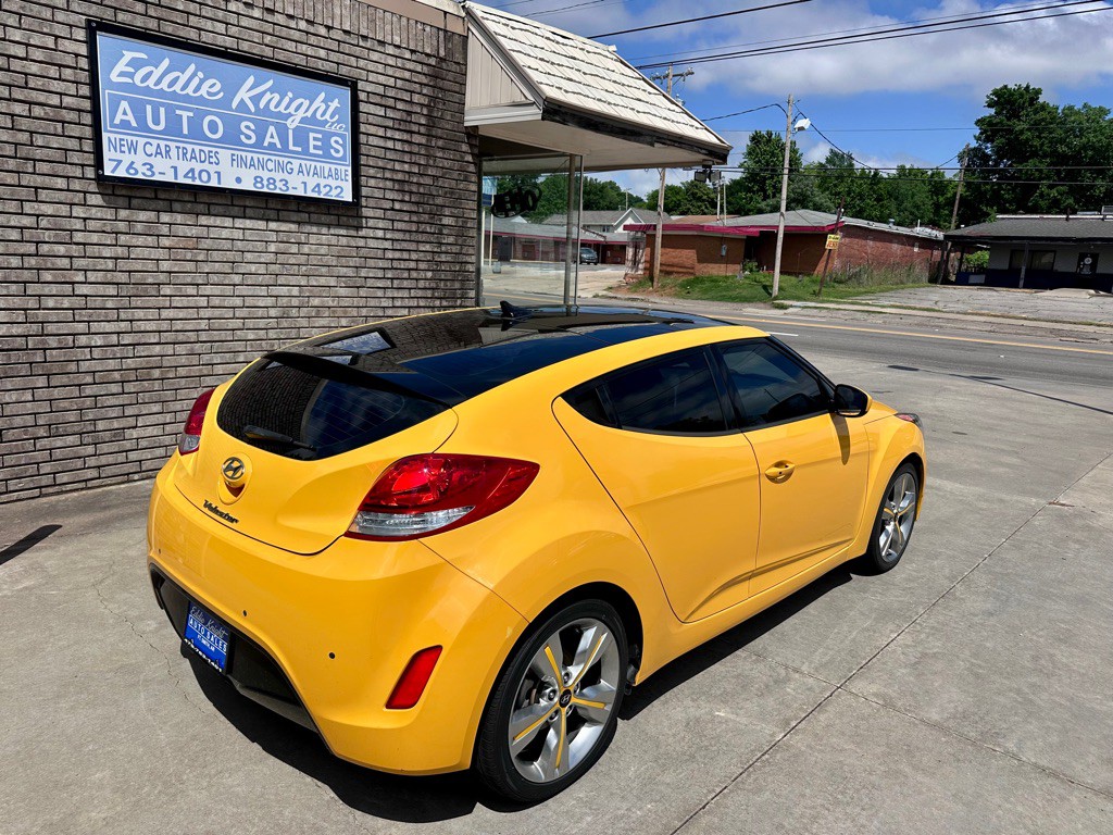 2016 Hyundai Veloster Image 3
