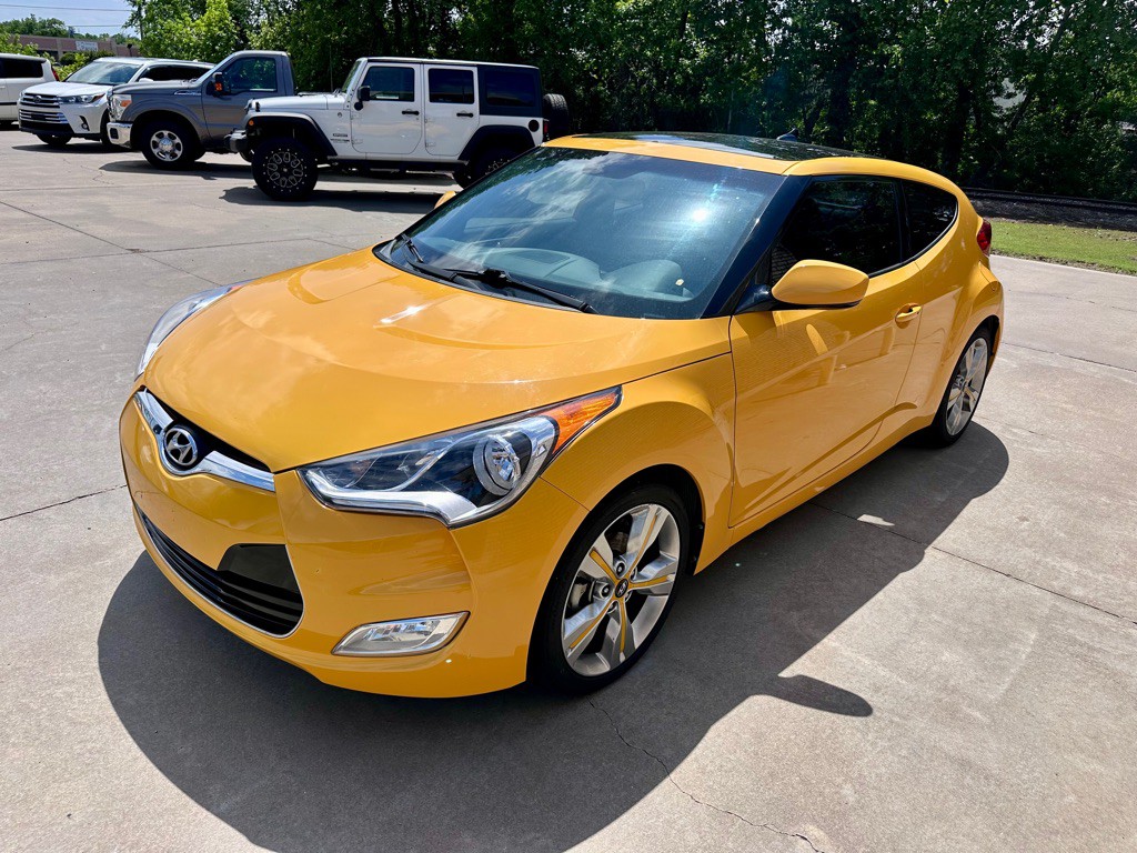 2016 Hyundai Veloster Image 6