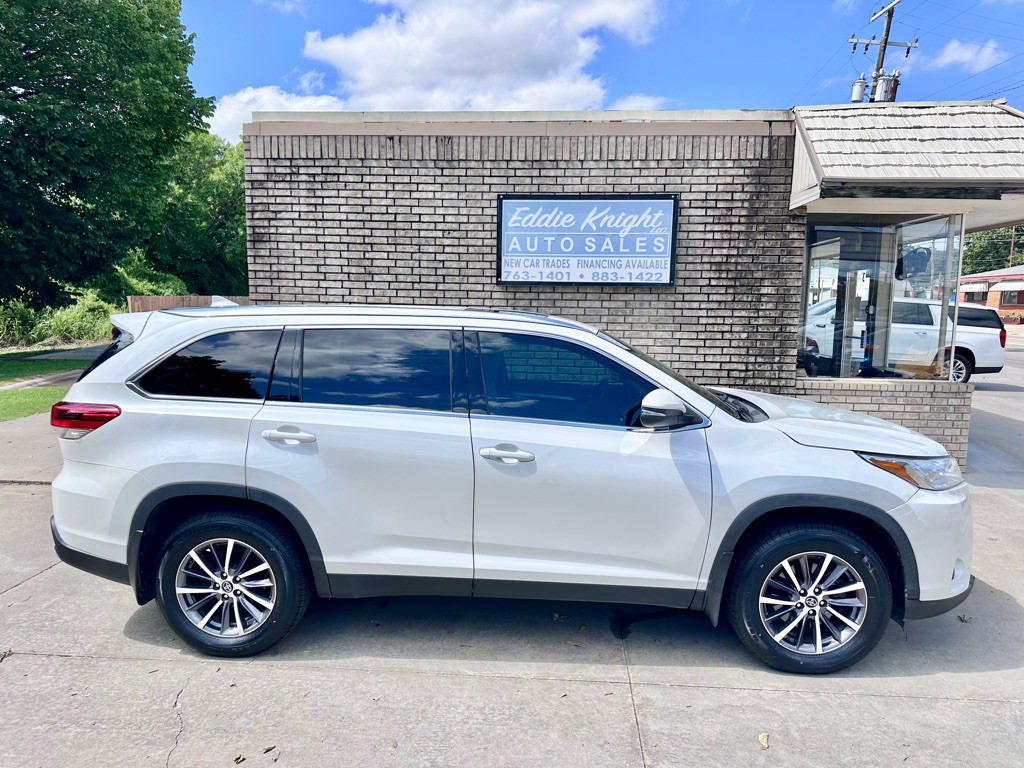 2019 Toyota Highlander Image 2