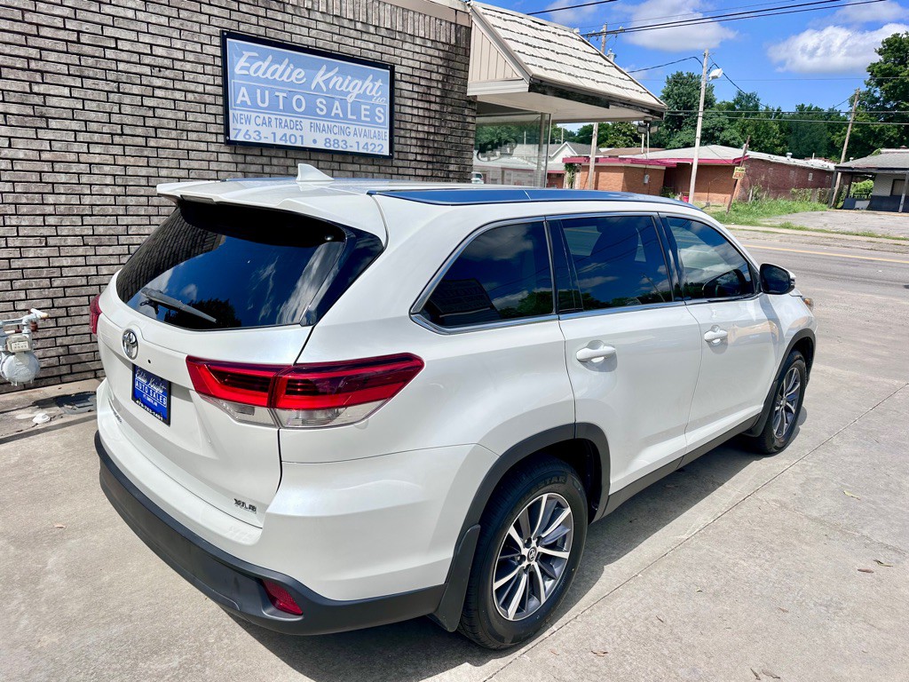 2019 Toyota Highlander Image 3