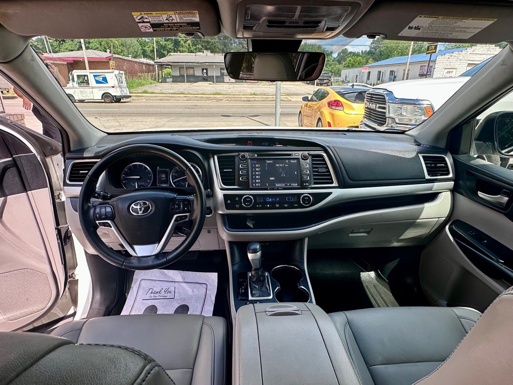2019 Toyota Highlander Image 9
