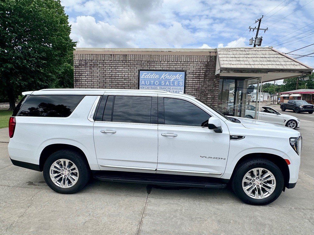 2021 GMC Yukon Image 2