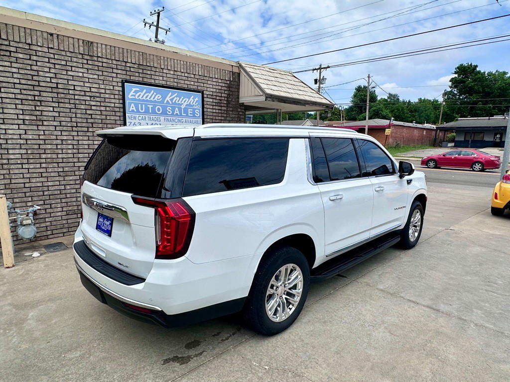 2021 GMC Yukon Image 3