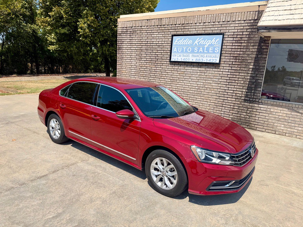 2017 Volkswagen Passat Image 1