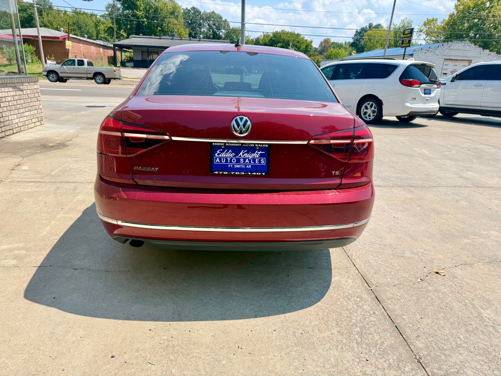 2017 Volkswagen Passat Image 4
