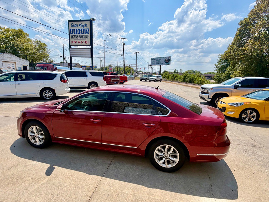 2017 Volkswagen Passat Image 6