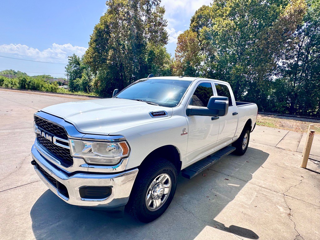 2024 RAM 3500 Image 6