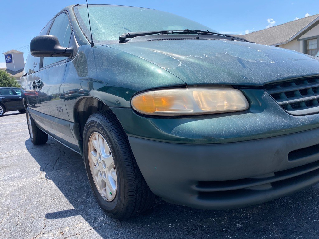 1999 Plymouth Grand Voyager Image 5