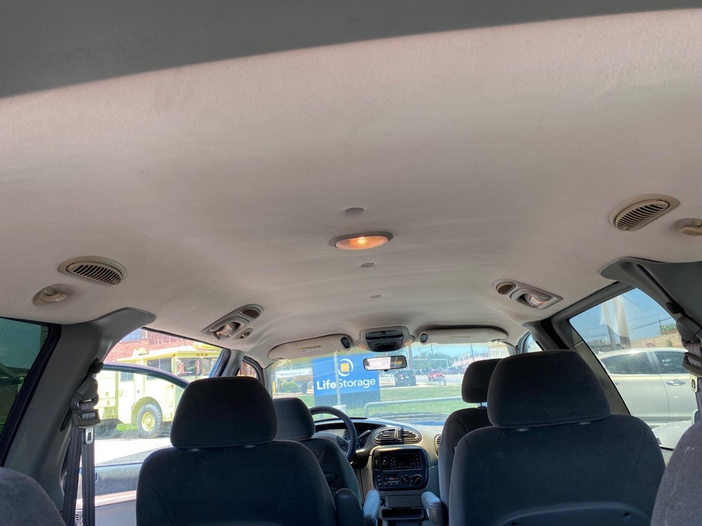 1999 Plymouth Grand Voyager Image 11