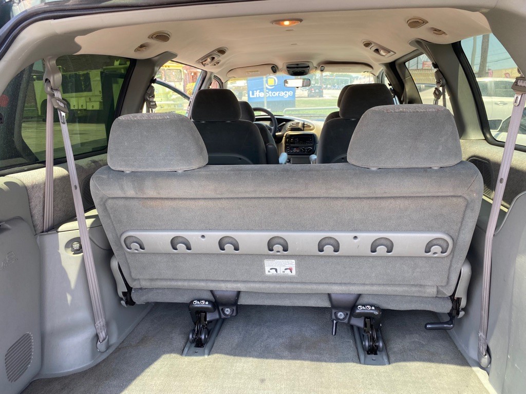 1999 Plymouth Grand Voyager Image 13