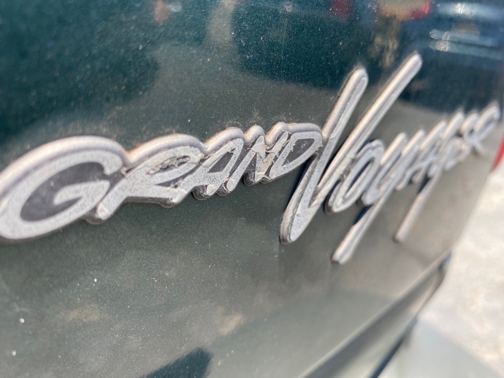 1999 Plymouth Grand Voyager Image 20
