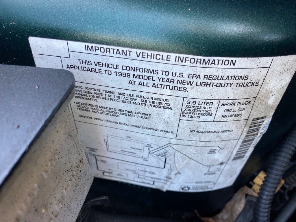 1999 Plymouth Grand Voyager Image 33