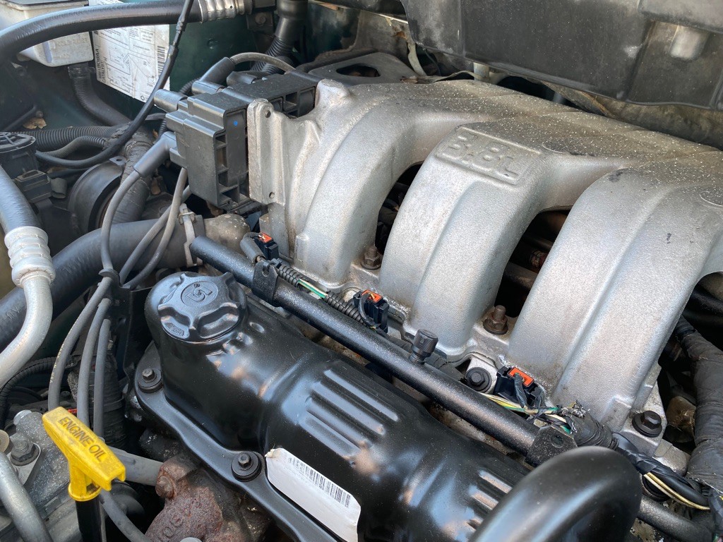 1999 Plymouth Grand Voyager Image 34