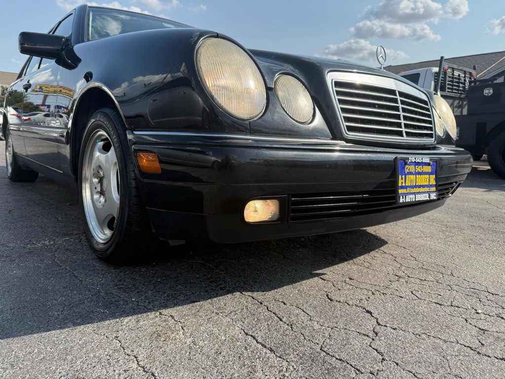 1999 Mercedes-Benz E-Class Image 5