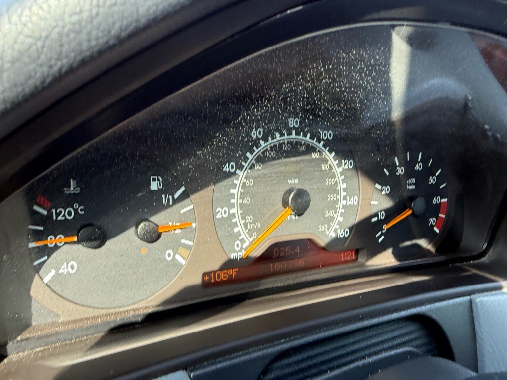 1999 Mercedes-Benz E-Class Image 8