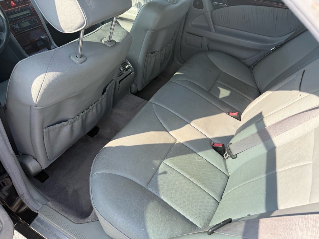 1999 Mercedes-Benz E-Class Image 17