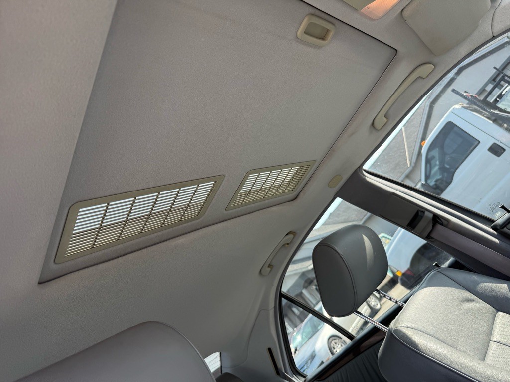 1999 Mercedes-Benz E-Class Image 32