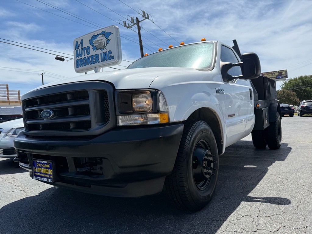 2004 Ford F-350 Image 1