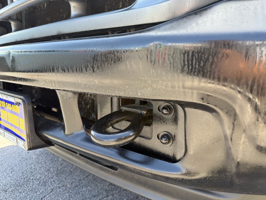 2004 Ford F-350 Image 12