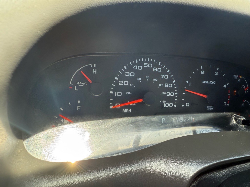 2004 Ford F-350 Image 23