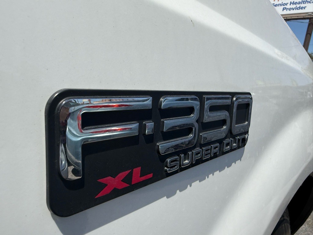 2004 Ford F-350 Image 35