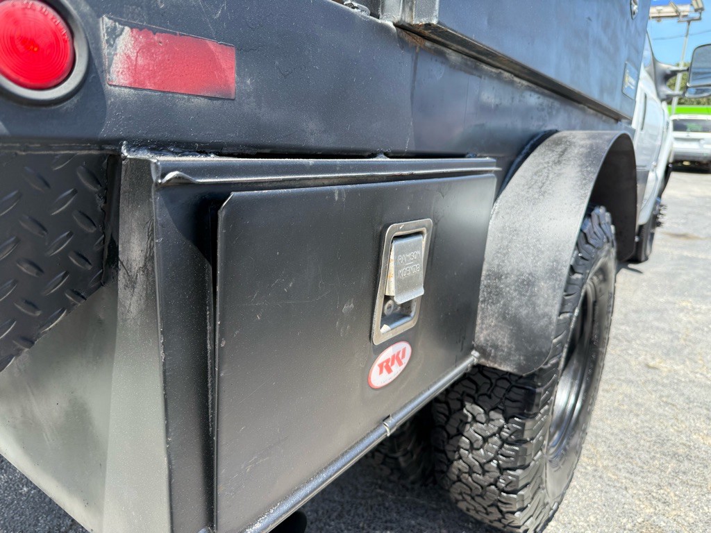 2004 Ford F-350 Image 43
